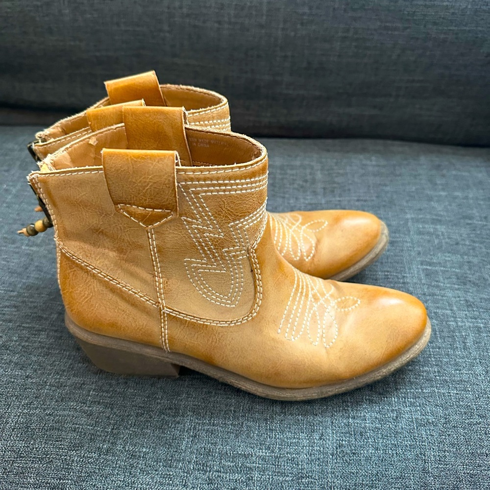 American Rag Women’s Cowboy Booties